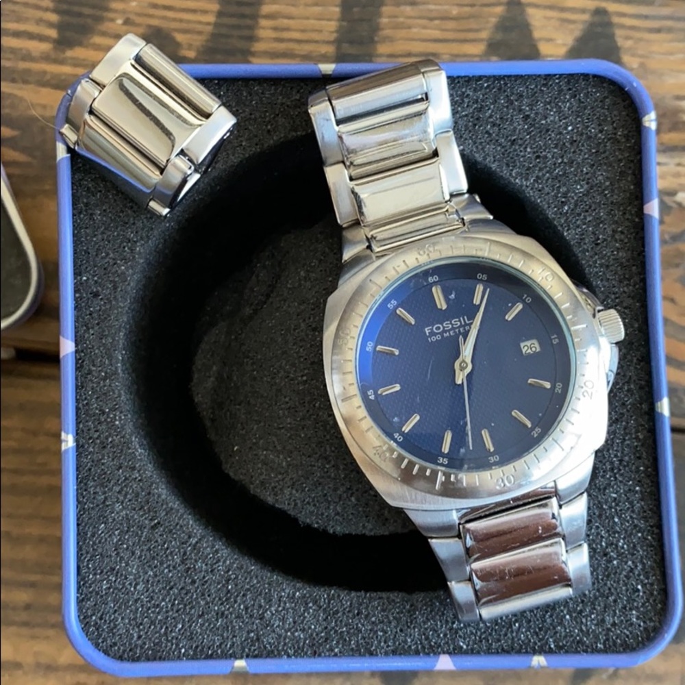 Fossil Watch - Picture 2 of 3
